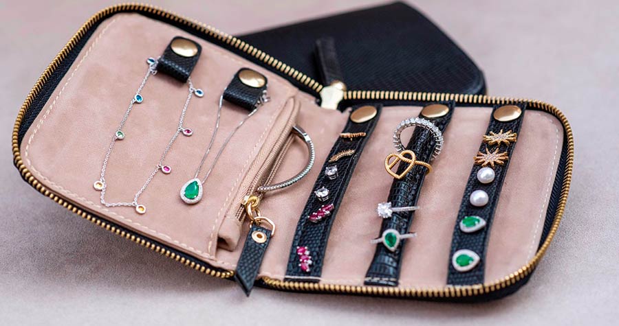 imagem de porta-joias, uma das formas de como guardar colares, anéis e outros acessórios